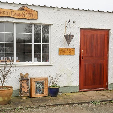 Tal Sarn Shepherd Hut Llanfairpwllgwyngyll Bagian luar foto