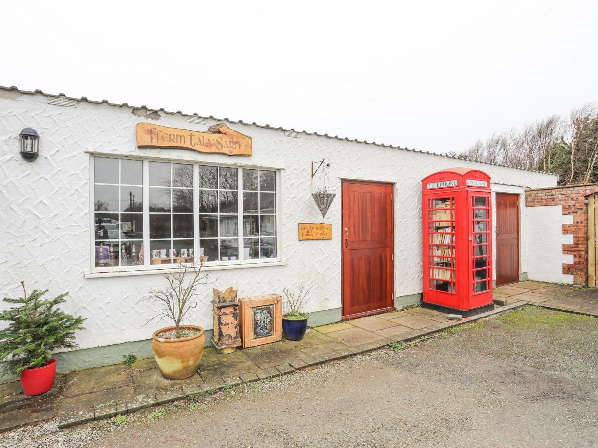 Tal Sarn Shepherd Hut Llanfairpwllgwyngyll Bagian luar foto